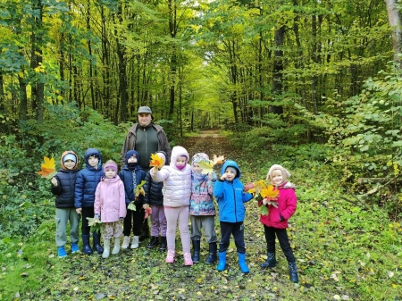 Wycieczka przedszkolaków na ścieżkę dydaktyczną do Witkowa.